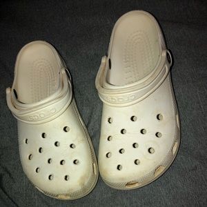 ❗️SOLD❗️White Crocs